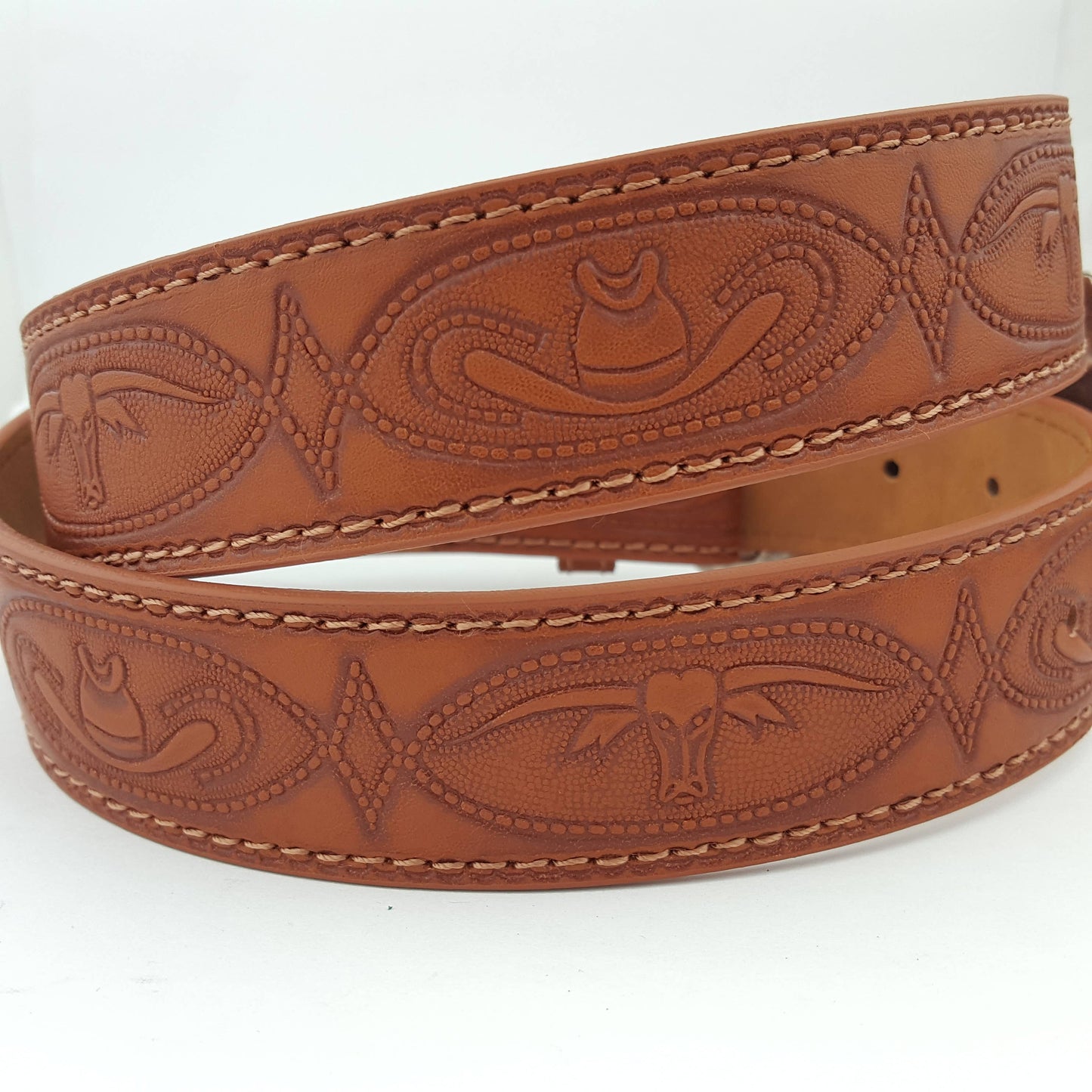 Axesoria West - Western Long Horn Buckle w. matching tooled belt