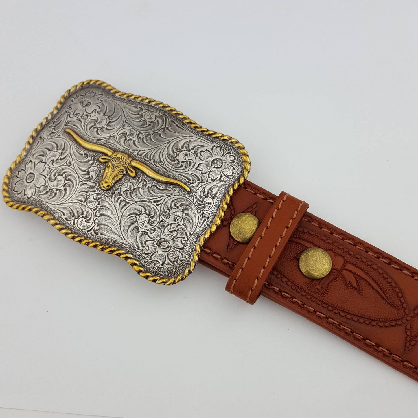 Axesoria West - Western Long Horn Buckle w. matching tooled belt