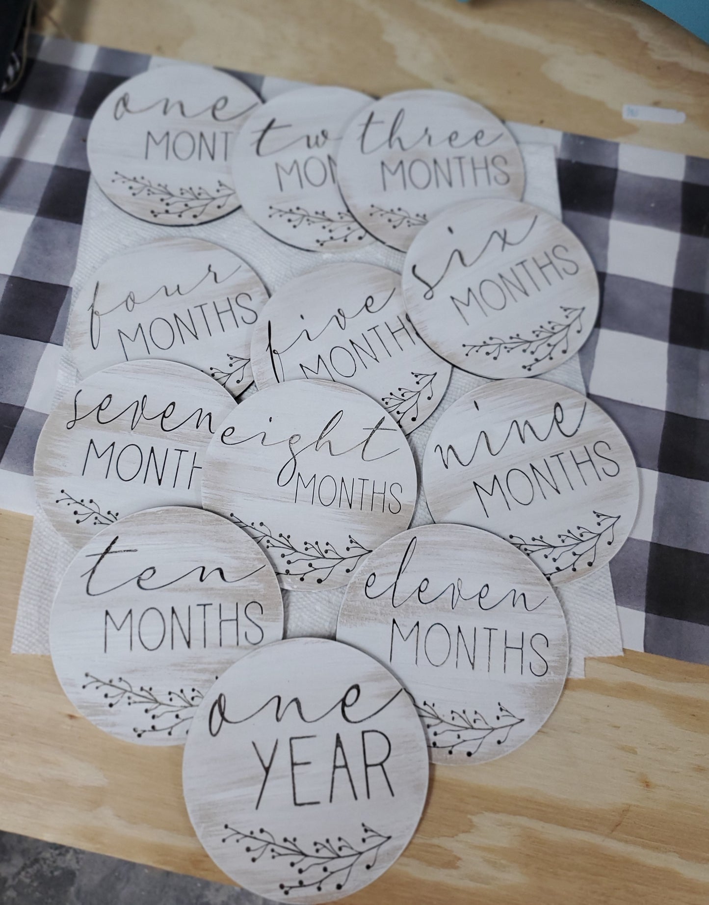 Baby monthly birthday markers